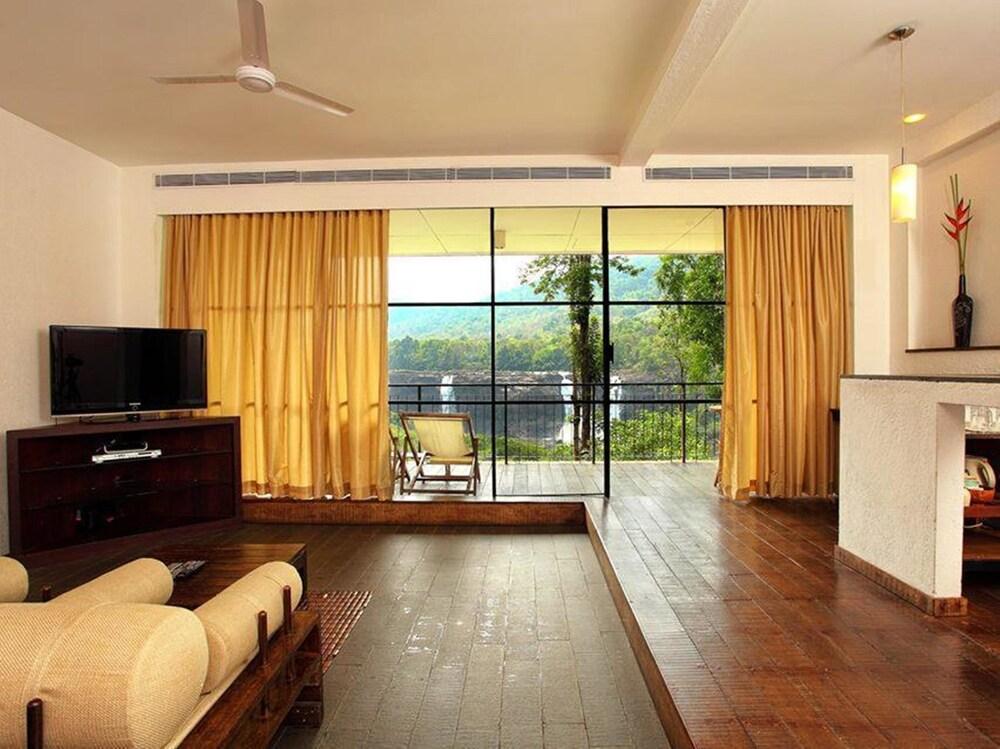 Rainforest Resort Athirappilly Exterior foto