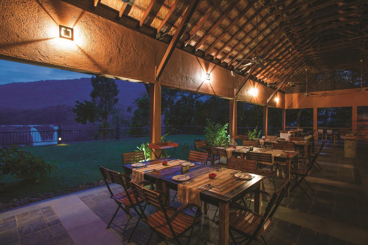 Rainforest Resort Athirappilly Exterior foto