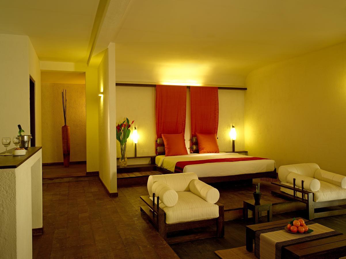 Rainforest Resort Athirappilly Exterior foto
